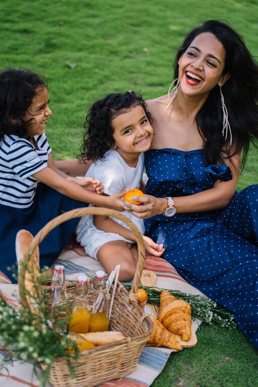 How to Plan a Simple Picnic at a Local Park